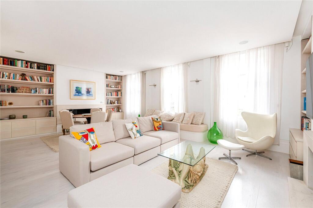 5 bedroom mews house for sale in Adams Row, Mayfair, London, W1K